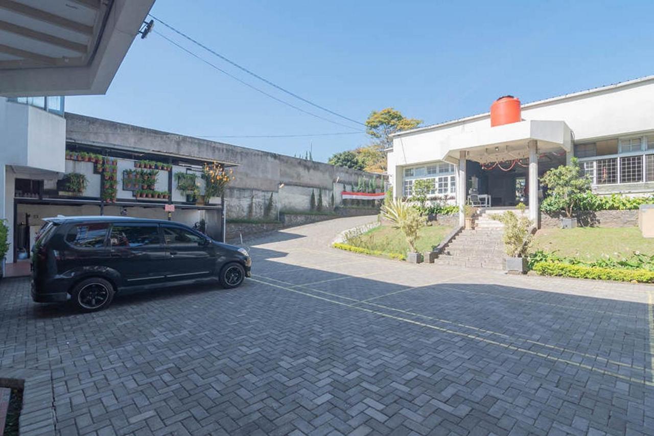 Hotel Reddoorz At Jalan Raya Lembang Padasul Exteriér fotografie