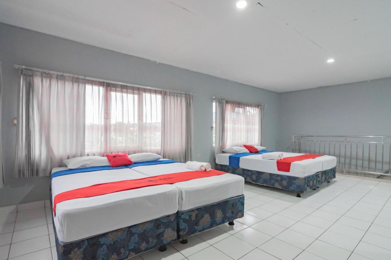 Hotel Reddoorz At Jalan Raya Lembang Padasul Exteriér fotografie